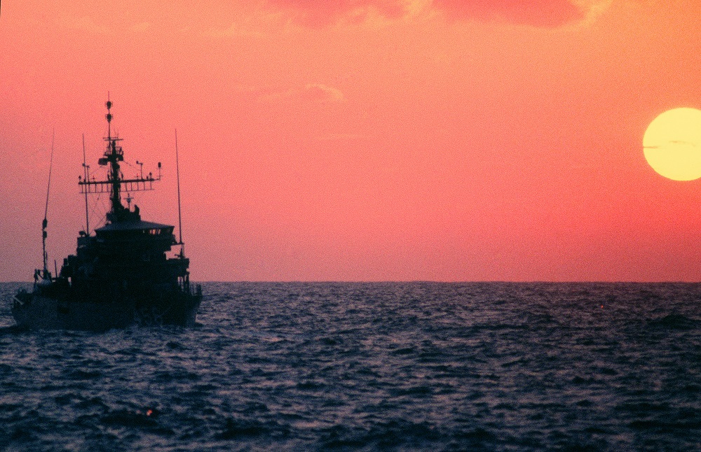 The ocean minesweeper USS INFLICIT (MSO 456) heads towards the Persian Gulf to support US Navy escort operations, 9/1/1987