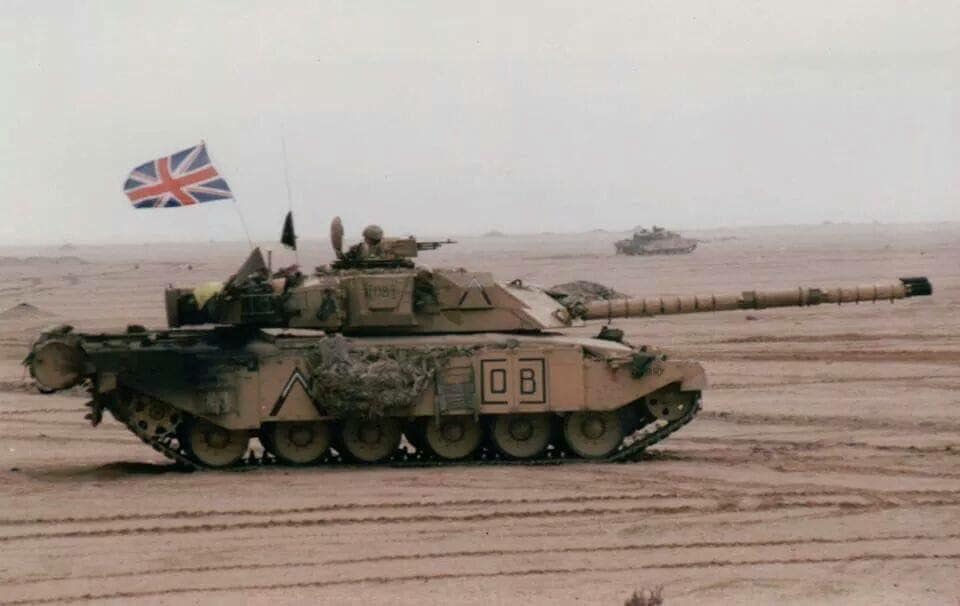 7th-armoured-brigade-challenger-tank-british-flag-desert-storm.jpg